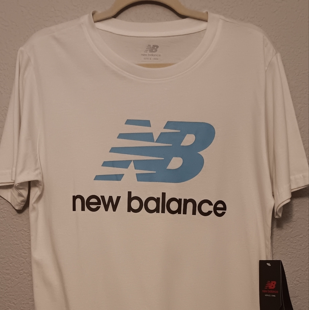 New Balance NWT men t shirt MEDIUM white & blue
